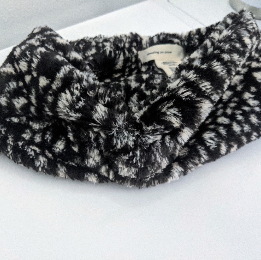 Anthropologie Ear Warmer Headband - Picture 2 of 3